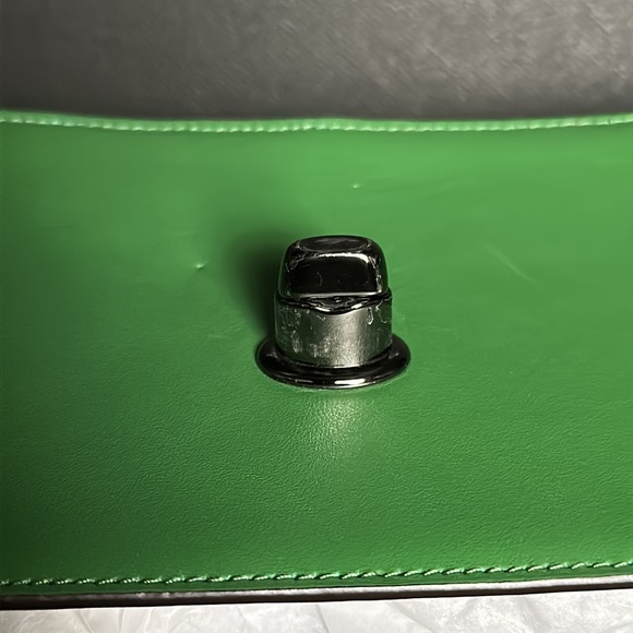 Coach Green Leather Turnlock Crossbody Chain Gunmetal Purse Handbag Feather Star - Picture 8 of 10